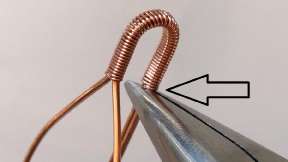 Set di pendenti in pietra preziosa con filo di rame : Tappa 13