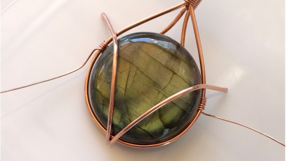 Set di pendenti in pietra preziosa con filo di rame : Tappa 26