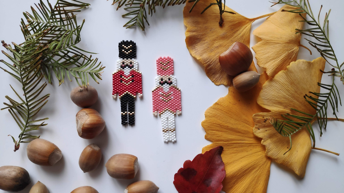 Tessitura fai da te Schema di Natale a punto mattoni Perline Schiaccianoci Miyuki Delicas : Tappa 5