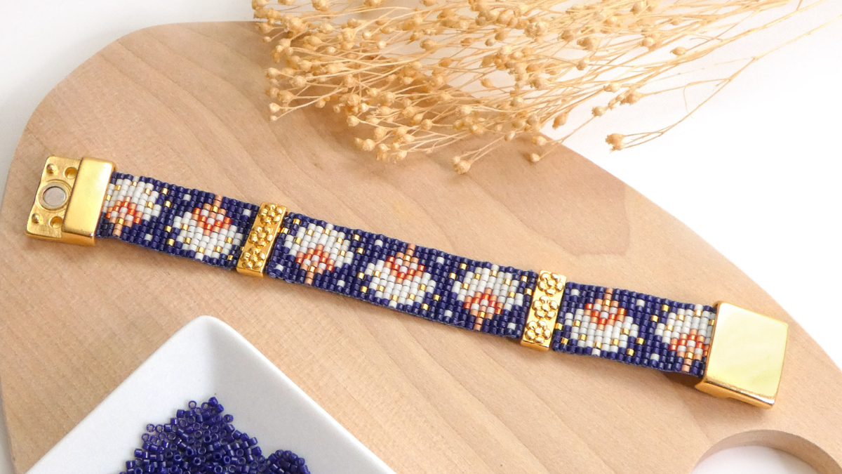 Bracciale Miyuki con fiori dorati e chiusura magnetica