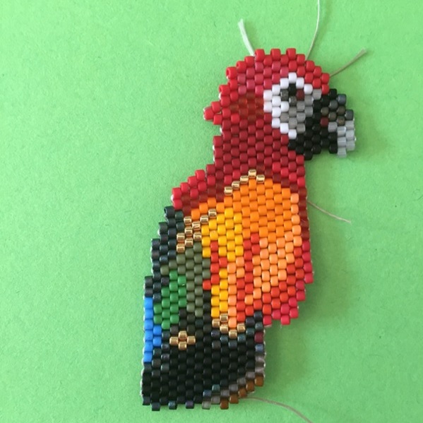 Parrot Brickstitch e Peyote : Tappa 8 Parrot Brickstitch e Peyote : Tappa 8