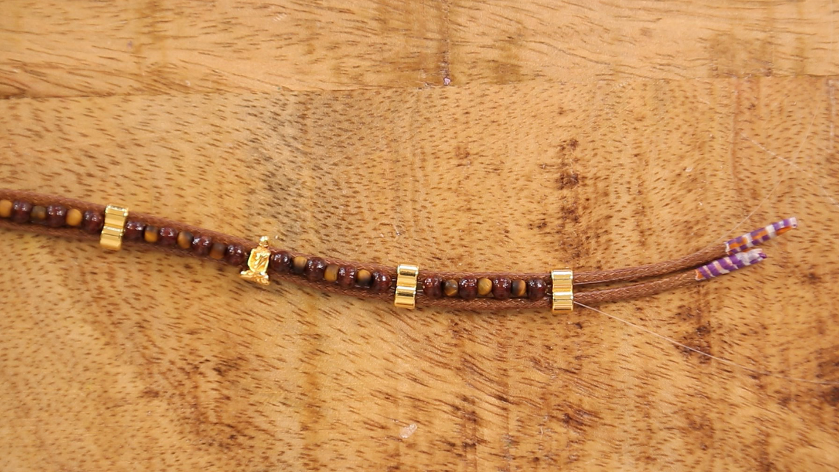 Bracciale uomo multirance perline di legno e Buddha : Tappa 3