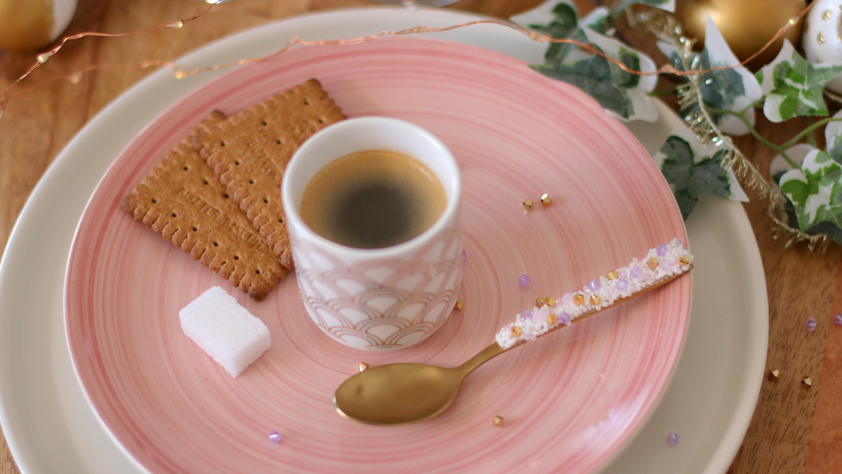 Schema Cucchiaio fai da te Custo con perline di semi e perline di cristallo