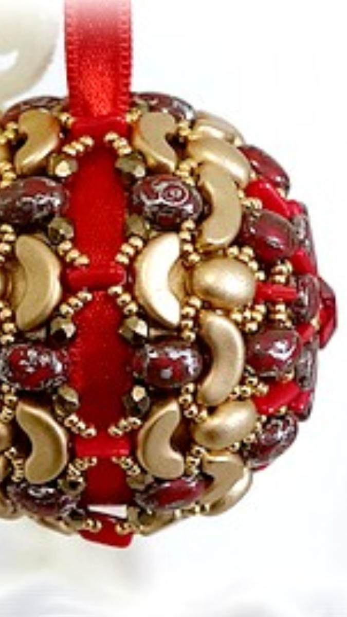 Schema Guaina di Natale fai da te con perle di vetro di Puca Schema Guaina di Natale fai da te con perle di vetro di Puca