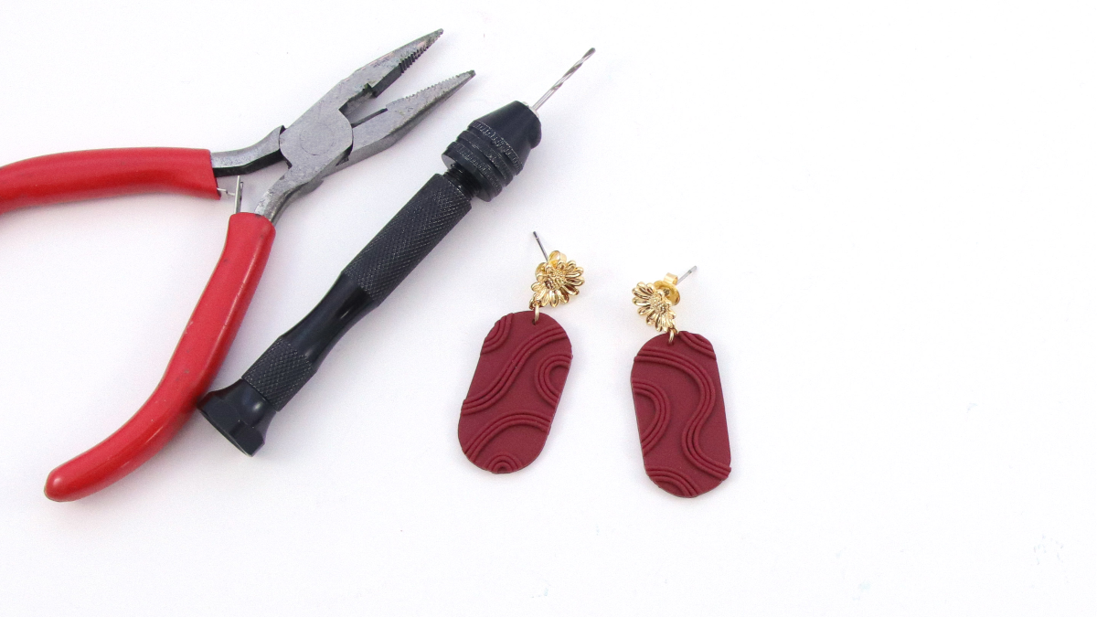 Orecchini in filato polimerico testurizzato : Tappa 5 Orecchini in filato polimerico testurizzato : Tappa 5