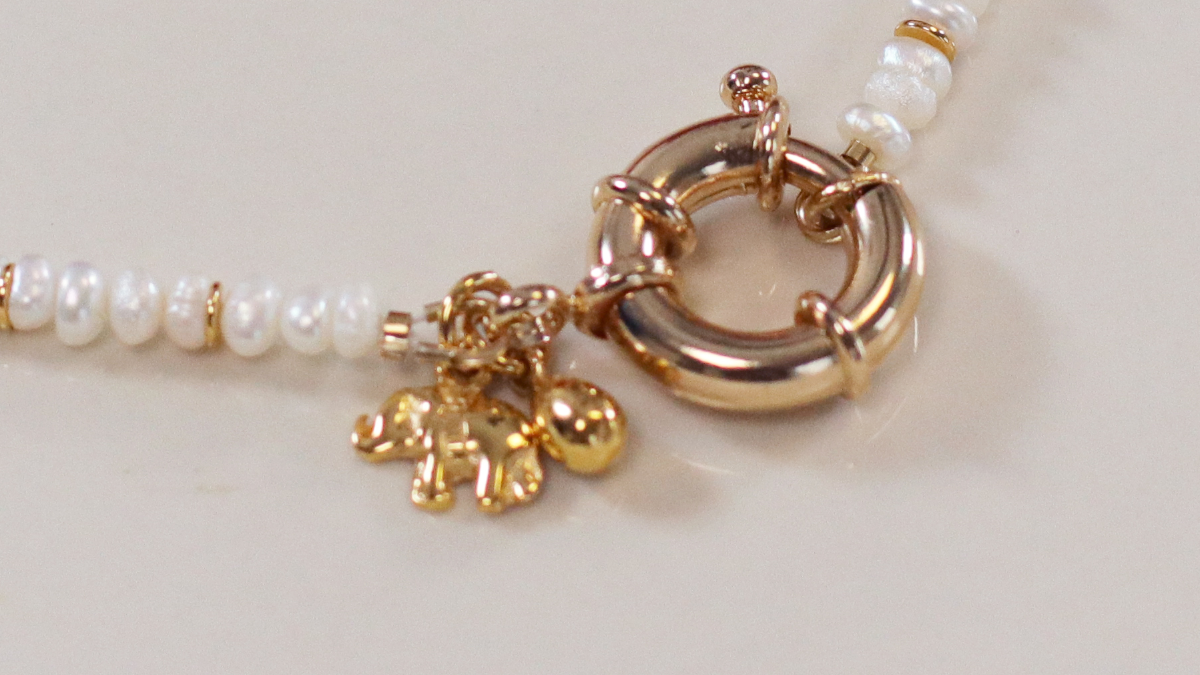 Girocollo di perle d'acqua dolce con chiusura a boa placcata oro : Tappa 4