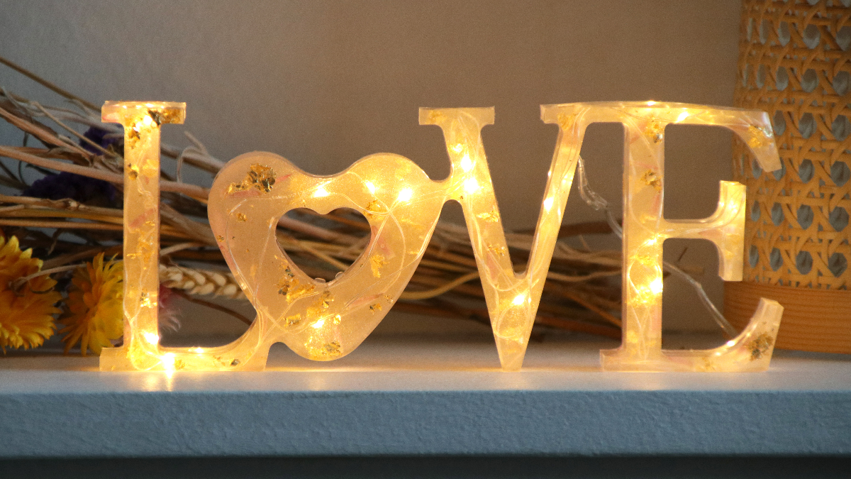 Lampada d'amore in resina epossidica Lampada d'amore in resina epossidica