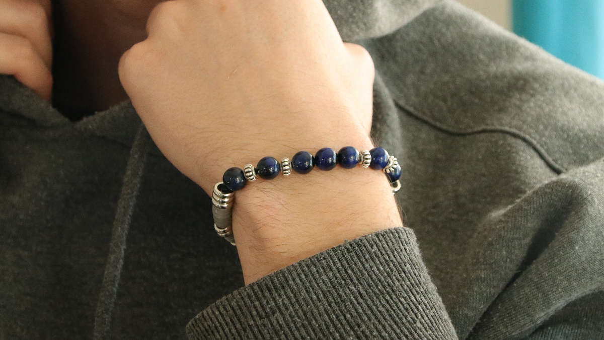 Bracciale elastico da uomo con perle di pietre preziose occhio di tigre blu