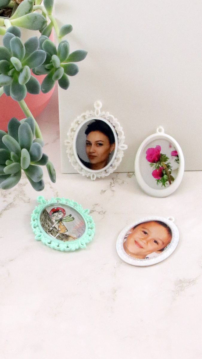 Schema Cornici in resina con inclusione di carta fotografica