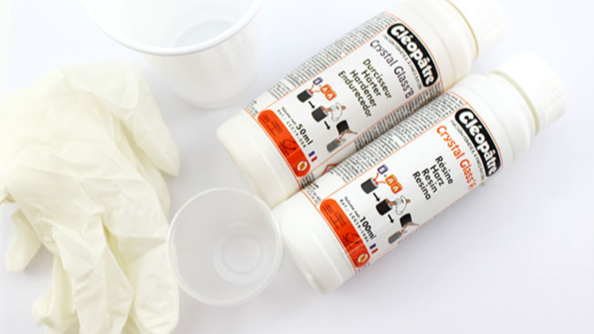 Orecchini d'oro in resina con foglie d'oro : Tappa 1