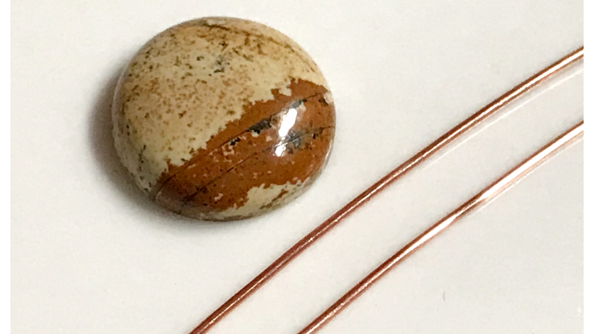 Ciondolo gioiello fatto a mano avvolto in filo di rame con pietra preziosa pe