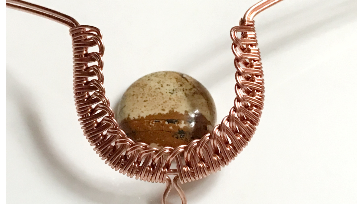 Ciondolo con cabochon di pietra preziosa e filo di rame : Tappa 28 Ciondolo con cabochon di pietra preziosa e filo di rame : Tappa 28