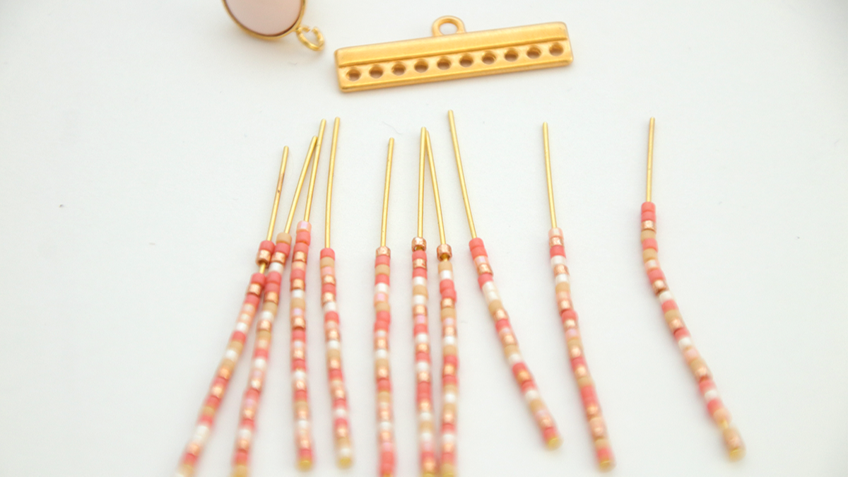 Miyuki Delicas 11/0 orecchini con frange di perline : Tappa 3