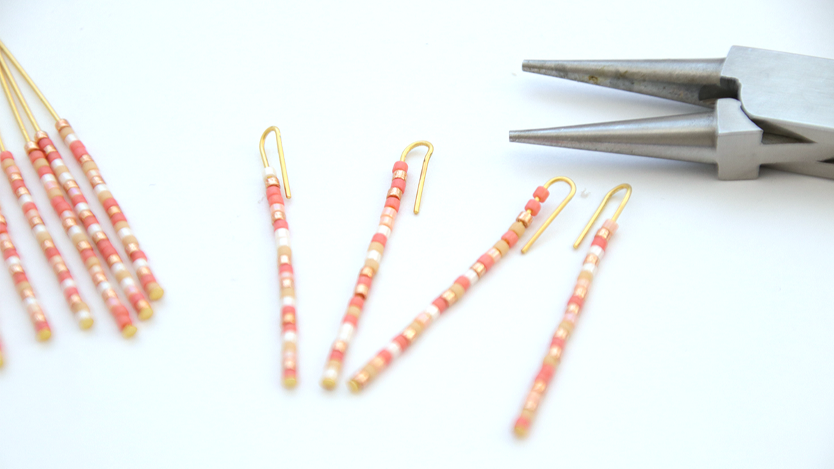 Miyuki Delicas 11/0 orecchini con frange di perline : Tappa 4