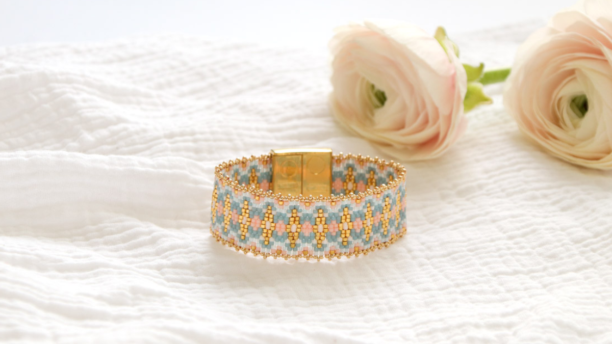 Schema Bracciale multiranchi pastello Miyuki perline Miyuki chiusura Hiilos Schema Bracciale multiranchi pastello Miyuki perline Miyuki chiusura Hiilos