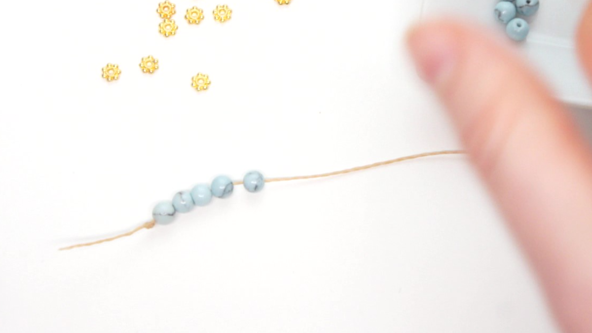 Bracciale multiranchi pastello Miyuki perline Miyuki chiusura Hiilos : Tappa 4 Bracciale multiranchi pastello Miyuki perline Miyuki chiusura Hiilos : Tappa 4