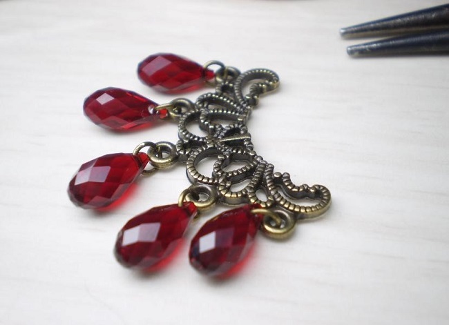 Orecchini in Bollywood con PureCrystal gocce siam : Tappa 3 Orecchini in Bollywood con PureCrystal gocce siam : Tappa 3