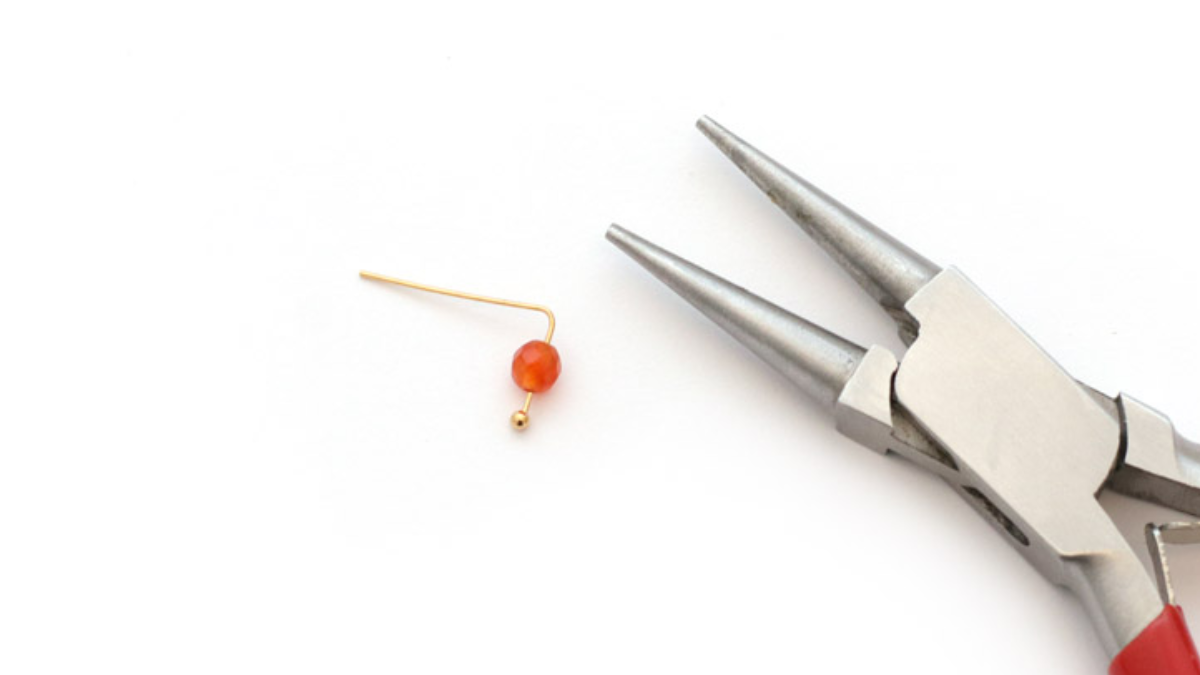 Bracciale Jonc semainier diamanté dorato con charms in oro fine alfabeto : Tappa 1 Bracciale Jonc semainier diamanté dorato con charms in oro fine alfabeto : Tappa 1