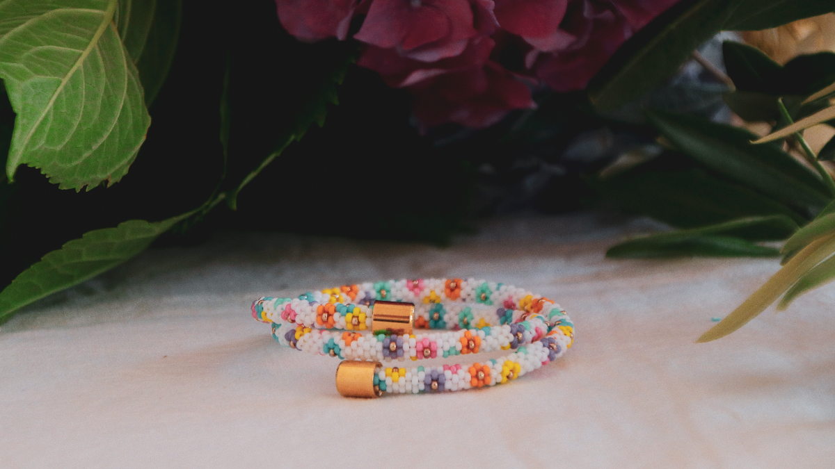 Miyuki peyote weave daisy flower bracelet