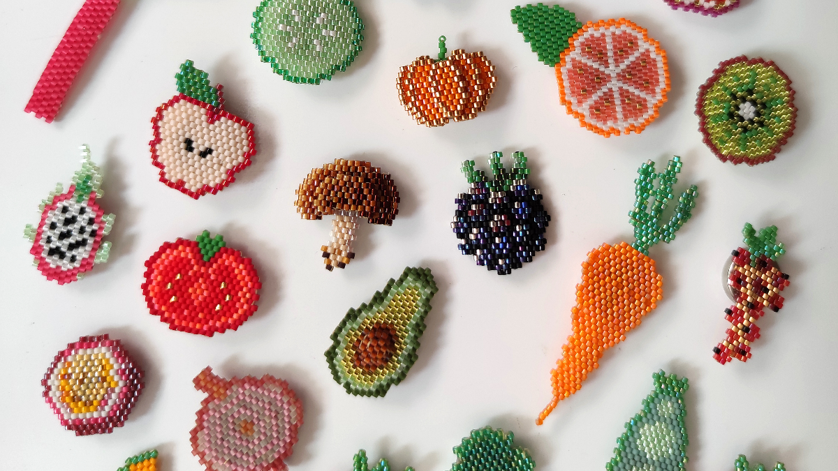 Schema Calamita in rilievo con mora e fungo fai da te in Miyuki bead weave 11/0 Schema Calamita in rilievo con mora e fungo fai da te in Miyuki bead weave 11/0