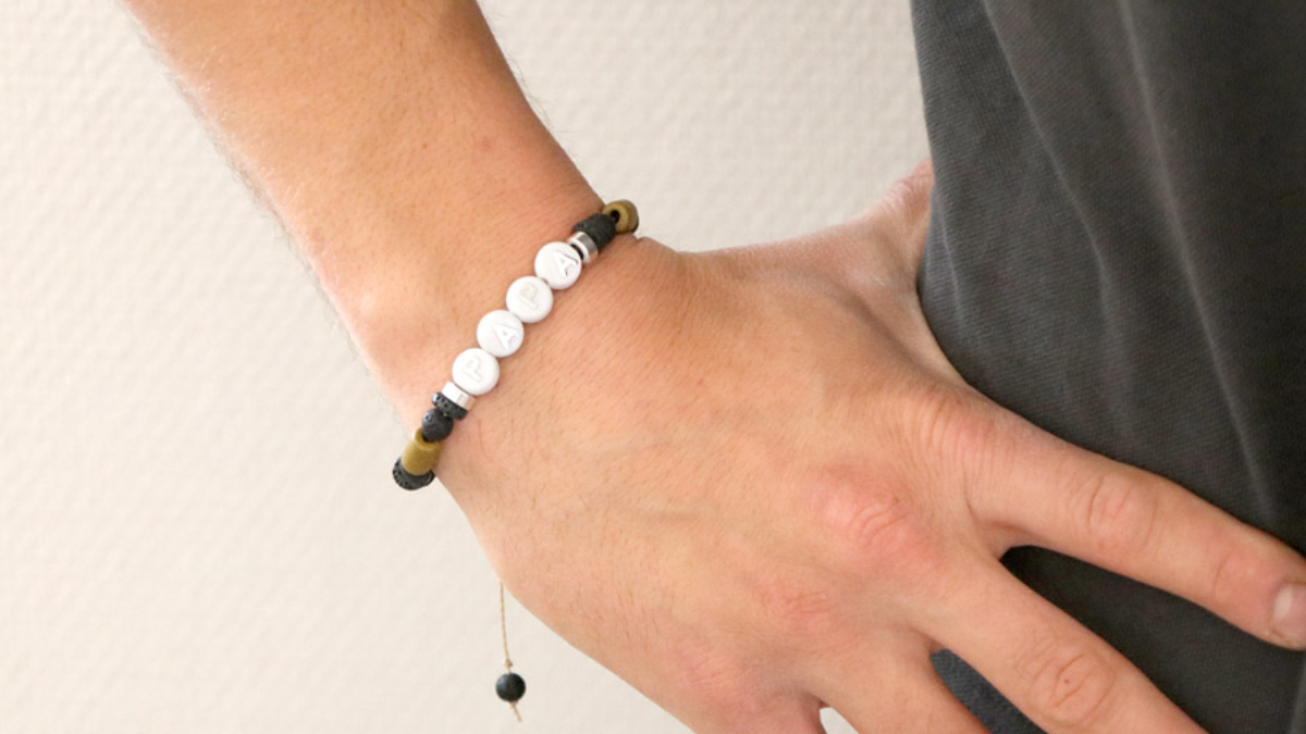 Schema Festa del papà alfabeto perline bracciale regolabile fiocco