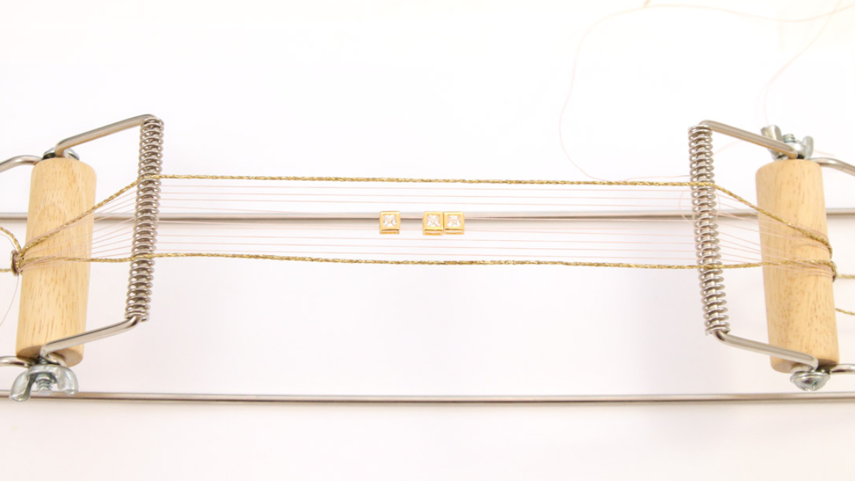 Miyuki Delicas 10 Griglia di tessitura a telaio con intarsio di strass : Tappa 2