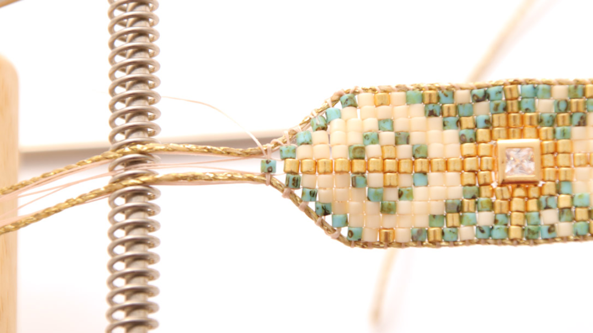 Miyuki Delicas 10 Griglia di tessitura a telaio con intarsio di strass : Tappa 10