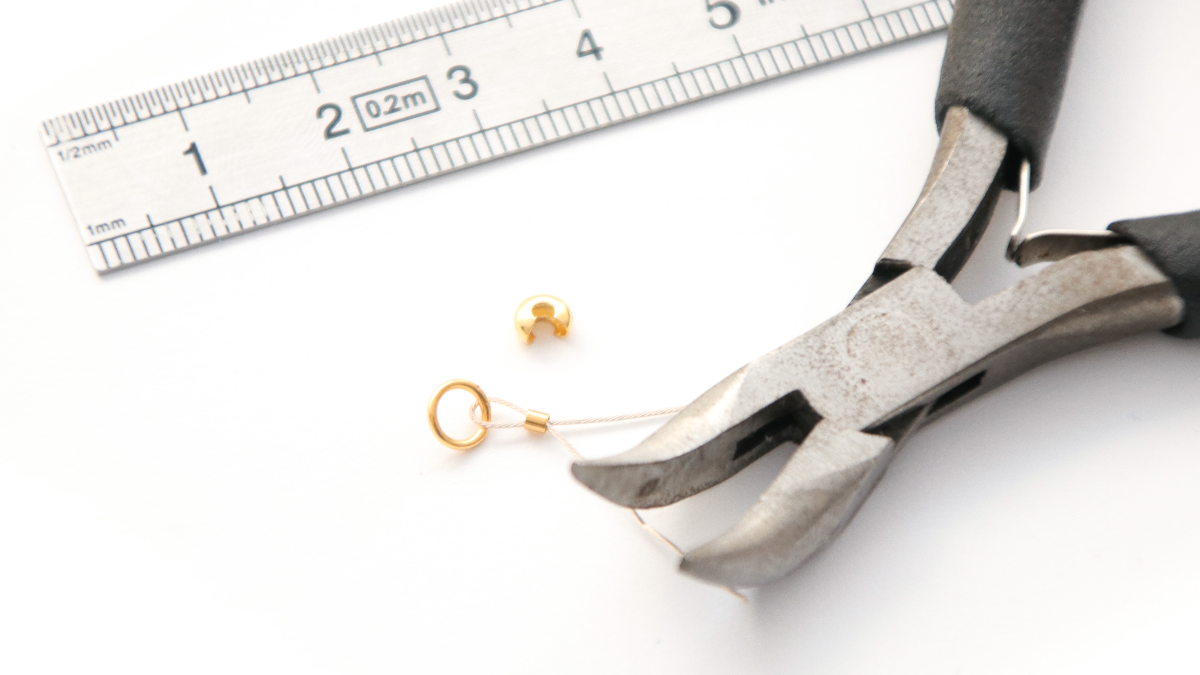 Cavigliera con catena fantasia e perline Miyuki : Tappa 2 Cavigliera con catena fantasia e perline Miyuki : Tappa 2