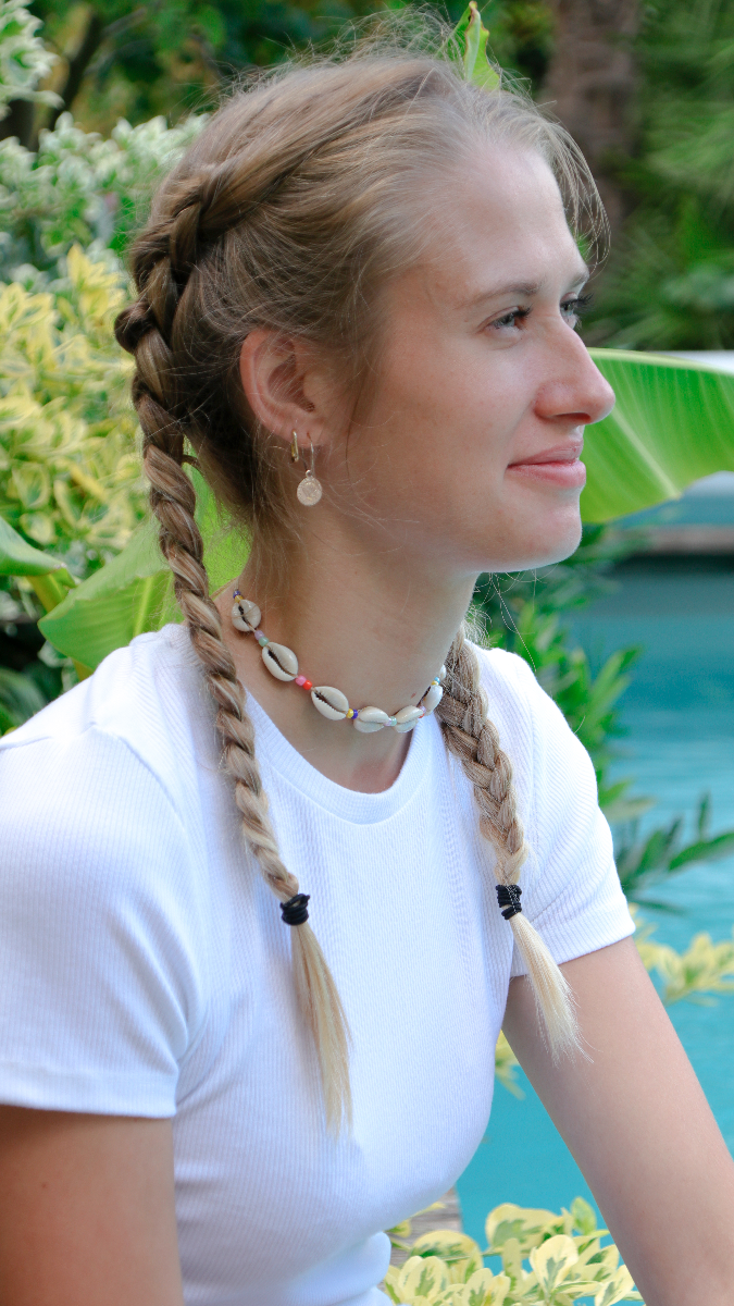 Collana Cauris con perline multicolori