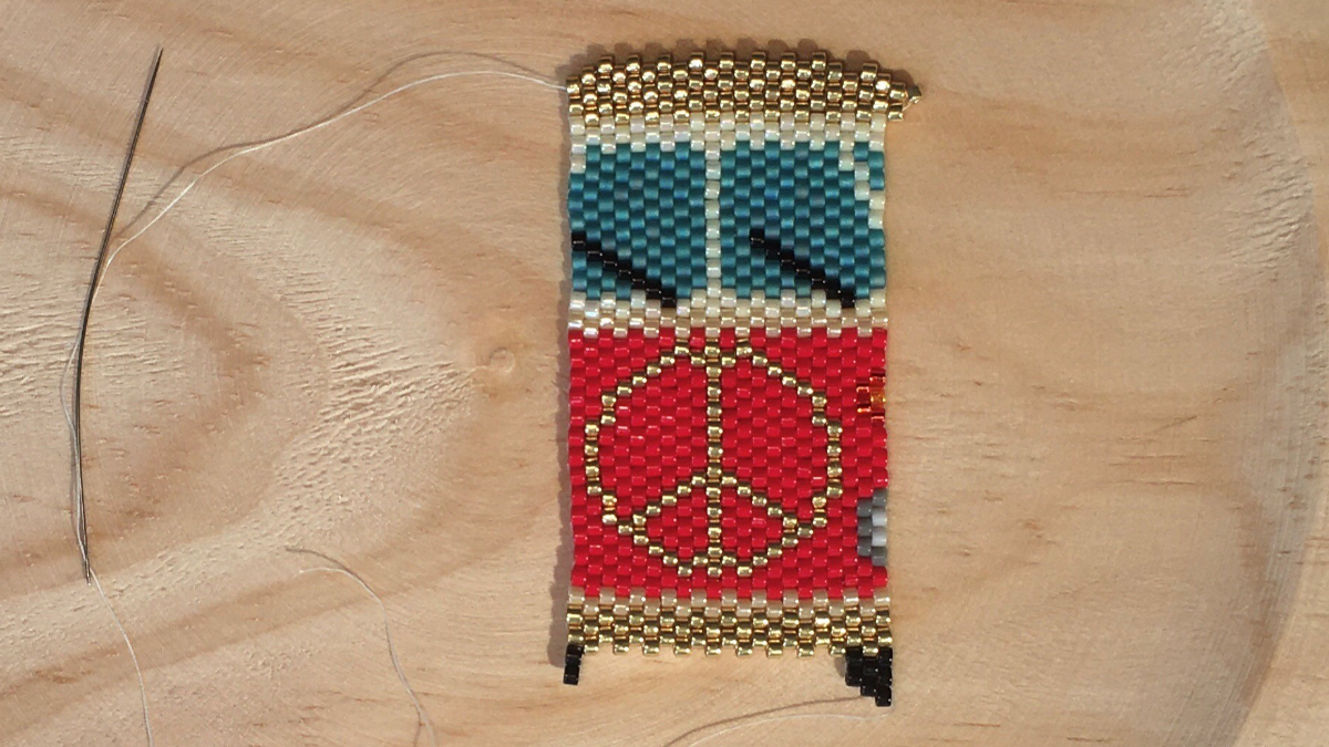 Tessitura Van in brickstitch con perline Miyuki Delicas 11/0 : Tappa 5