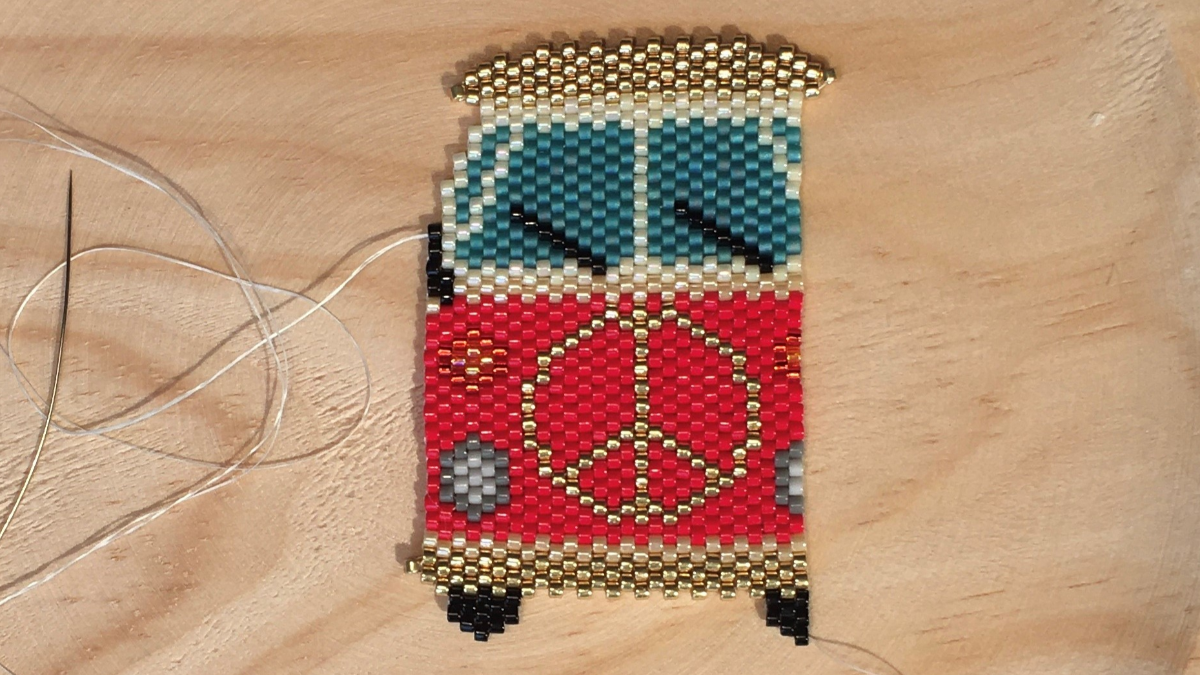 Tessitura Van in brickstitch con perline Miyuki Delicas 11/0 : Tappa 6