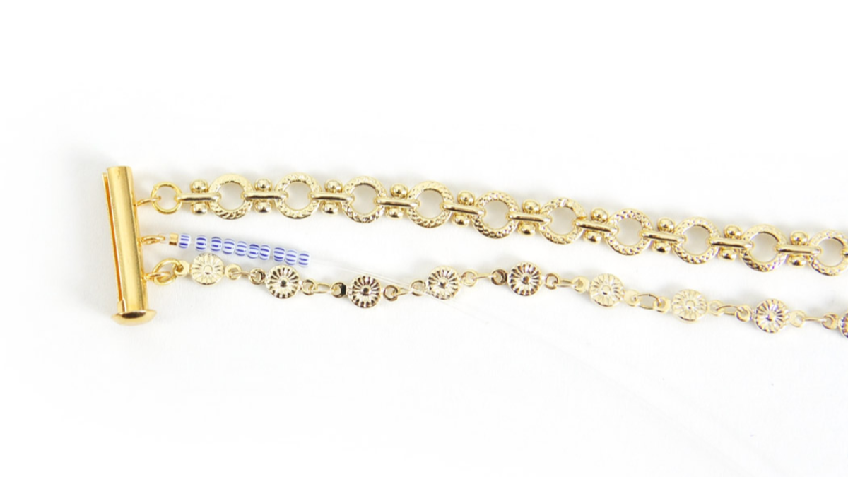 Tuto Collana Multirangs con perline a strisce blu e catene fantasia : Tappa 9