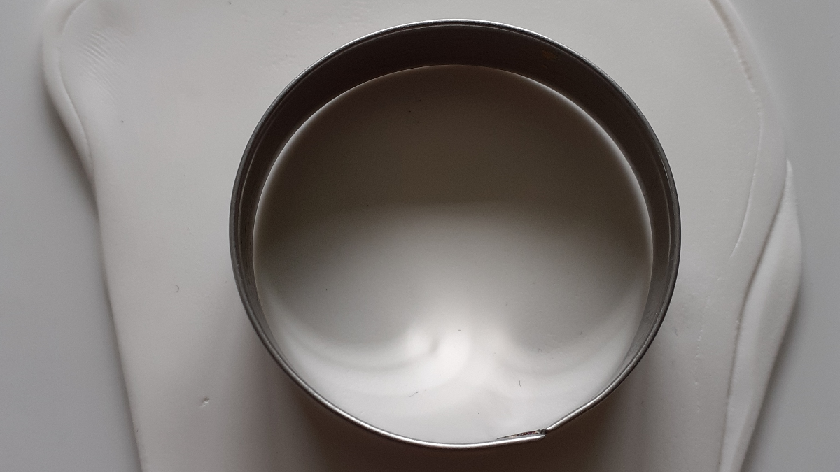 Ciondolo fai da te in argilla polimerica e tecnica di punteggiatura del design dei fiori : Tappa 1 Ciondolo fai da te in argilla polimerica e tecnica di punteggiatura del design dei fiori : Tappa 1