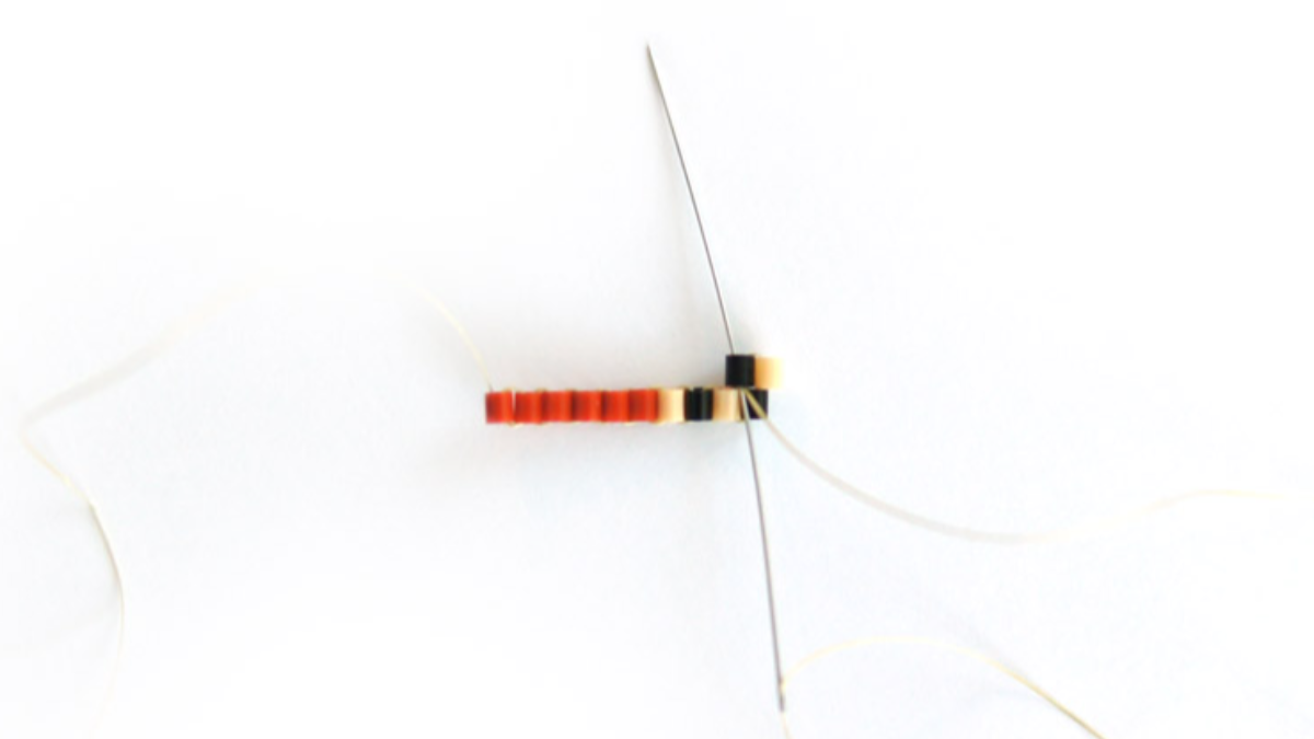 Schema di tessitura Brick Stitch Child con perline Hama Mini : Tappa 11 Schema di tessitura Brick Stitch Child con perline Hama Mini : Tappa 11