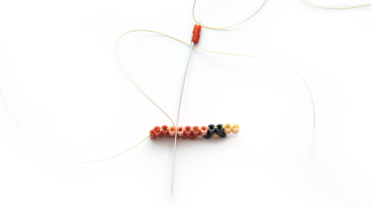 Schema di tessitura Brick Stitch Child con perline Hama Mini : Tappa 18 Schema di tessitura Brick Stitch Child con perline Hama Mini : Tappa 18