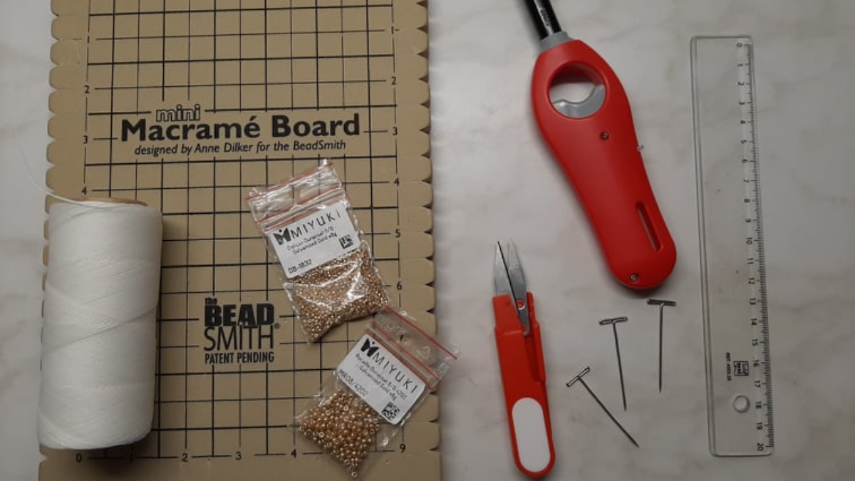 Cavigliera fai da te con motivo a foglia Micromacramé e perline Miyuki : Tappa 1