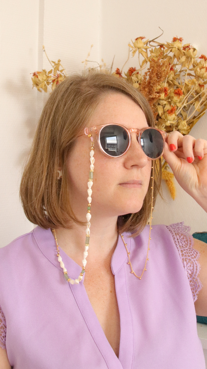 Schema Catena di occhiali fai da te con conchiglie e perline in avventurina Schema Catena di occhiali fai da te con conchiglie e perline in avventurina