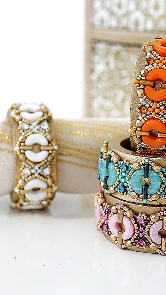 Schema Portatovaglioli fai da te in bambù con perle di vetro Arcos e Piros di Puca Schema Portatovaglioli fai da te in bambù con perle di vetro Arcos e Piros di Puca