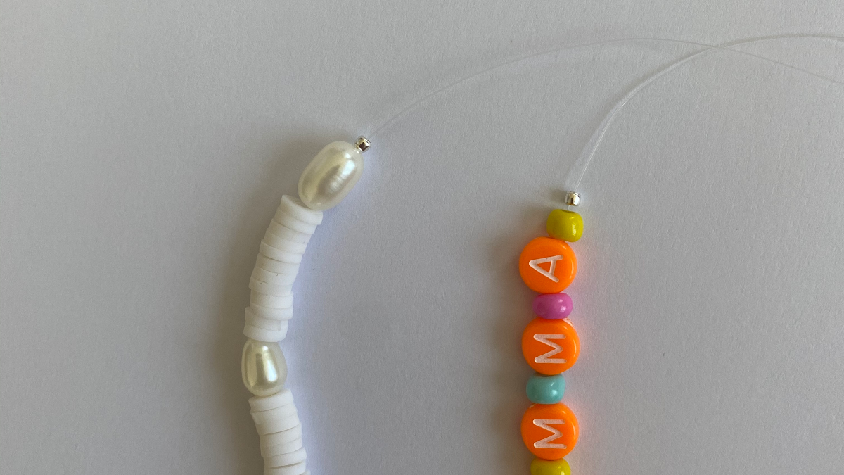 Gioielli per il telefono con perline di lettere, heishi e perline di argilla polimerica : Tappa 1