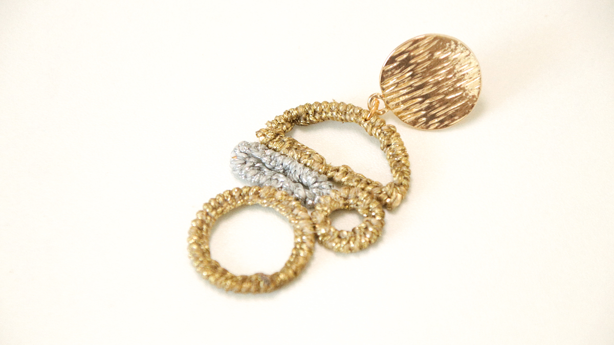 Orecchini asimmetrici in filo d'oro e d'argento linhasita macramé : Tappa 7 Orecchini asimmetrici in filo d'oro e d'argento linhasita macramé : Tappa 7