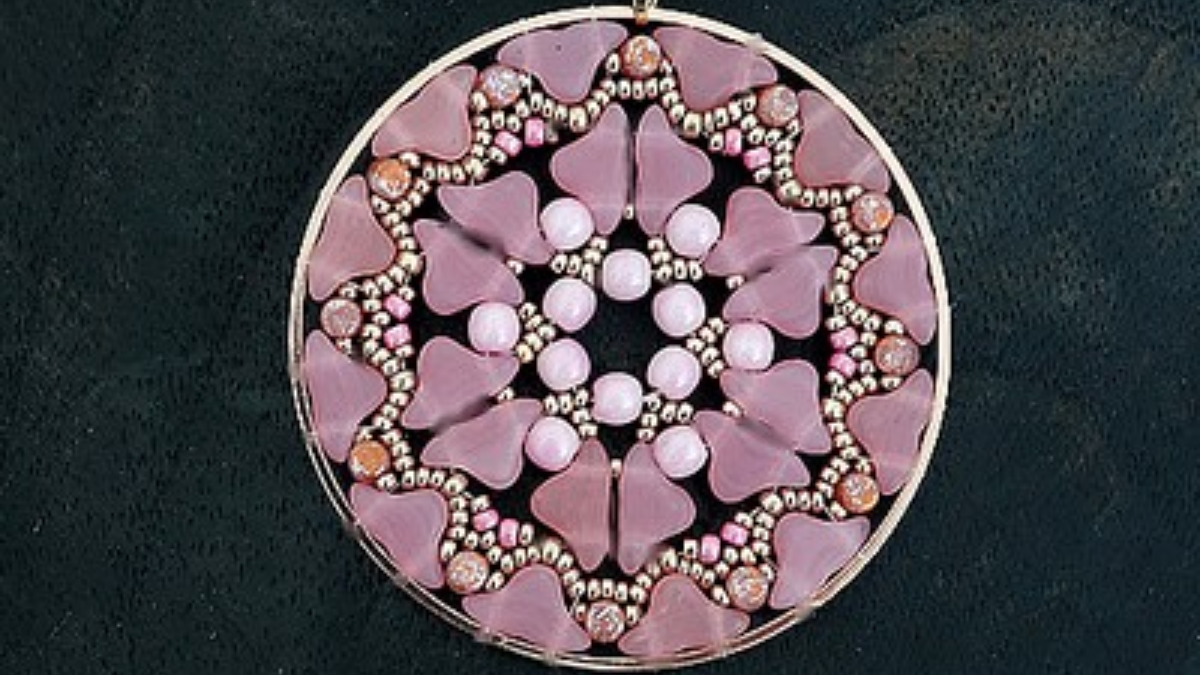 Schema Ciondolo Lily Rose con perle di vetro Kalos e Helios di Puca