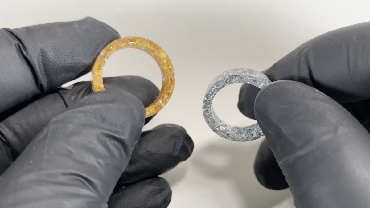 Orecchini a cerchio in resina con anelli intrecciati : Tappa 9 Orecchini a cerchio in resina con anelli intrecciati : Tappa 9