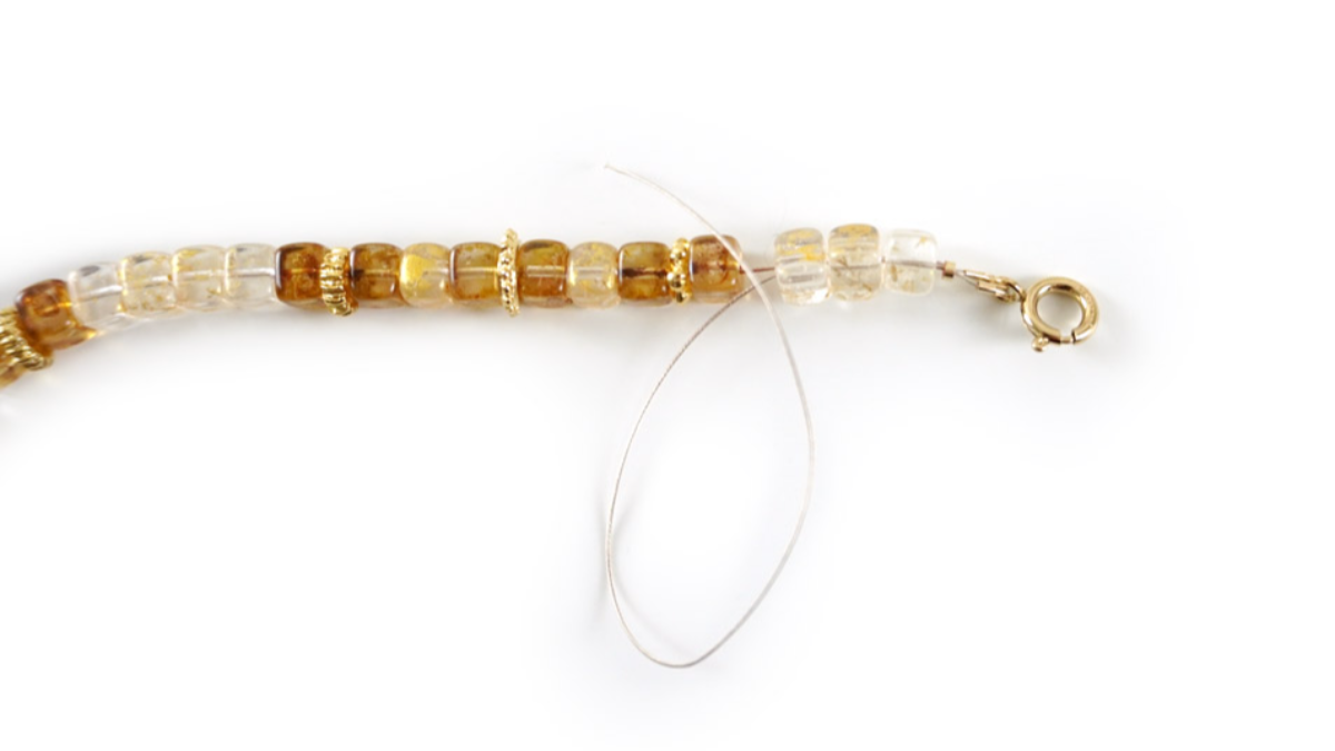 Bracciale di perline di vetro riciclate fai da te in Europa : Tappa 3