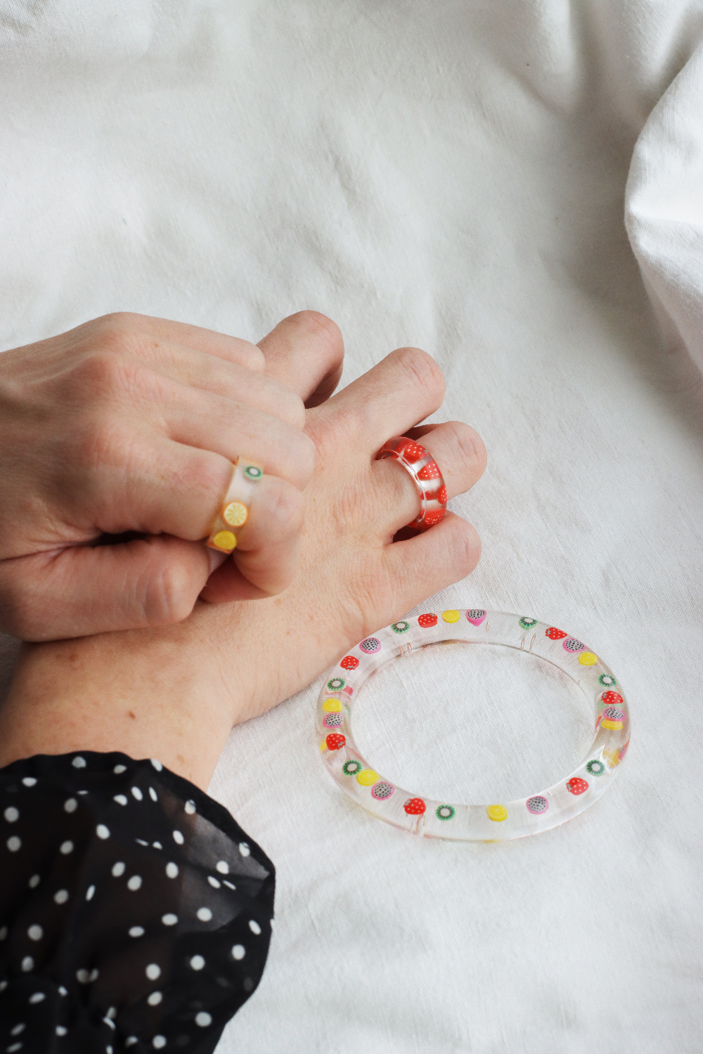 Principiante del fai da te: Anelli di resina fruttata