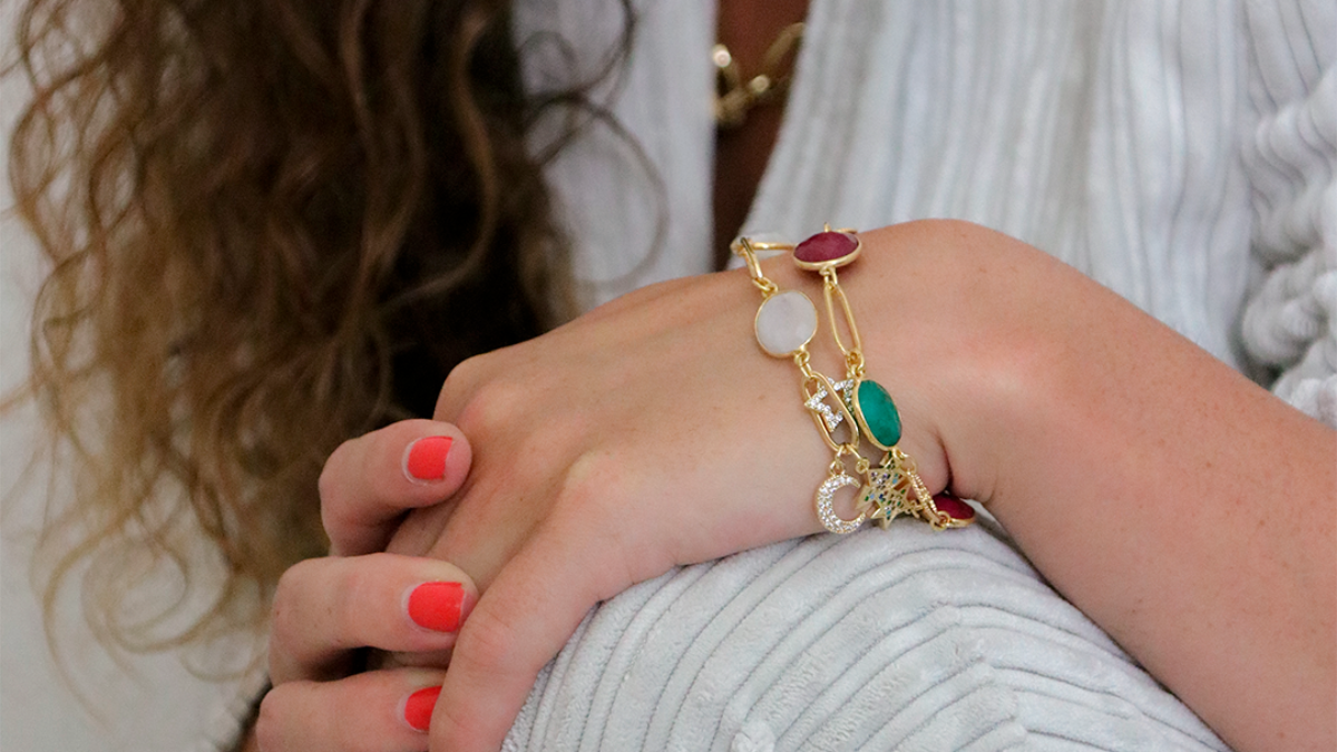 Schema Bracciali asimmetrici con gemme e zirconi