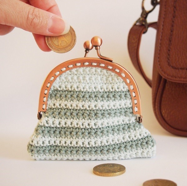 Schema Porte-monnaie en crochet avec un fermoir à boules Schema Porte-monnaie en crochet avec un fermoir à boules