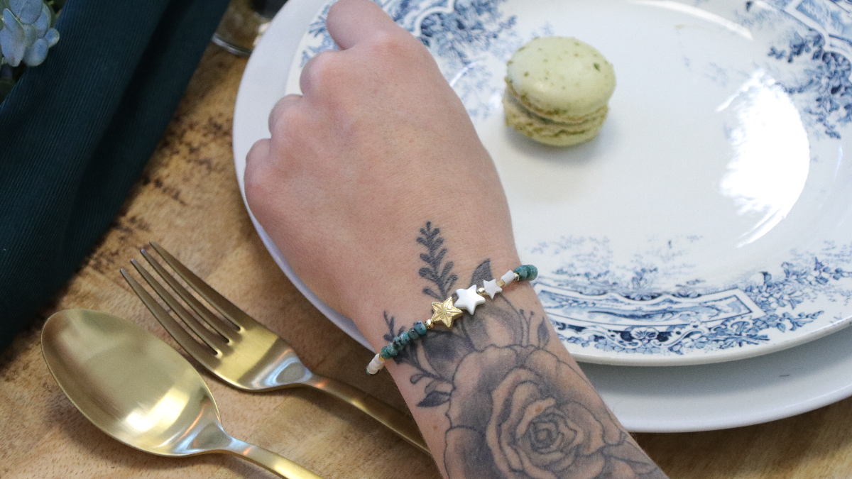 Schema Bracciale di perle fai da te in oro e turchese a forma di stella