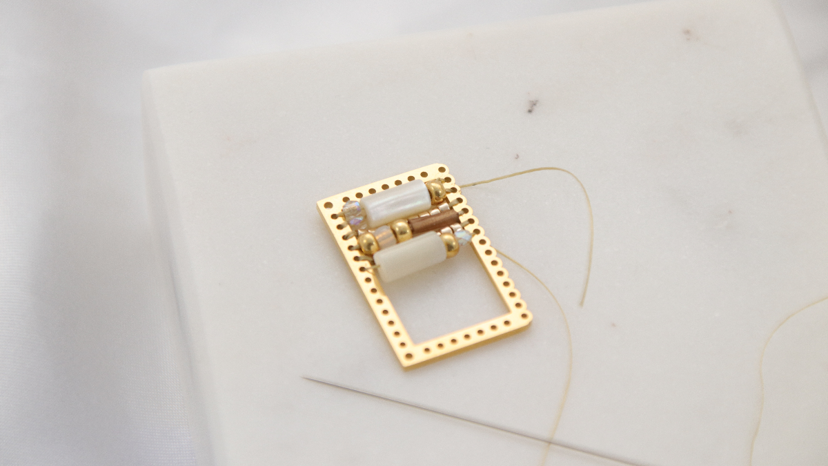 Orecchini di perle intrecciate : Tappa 2