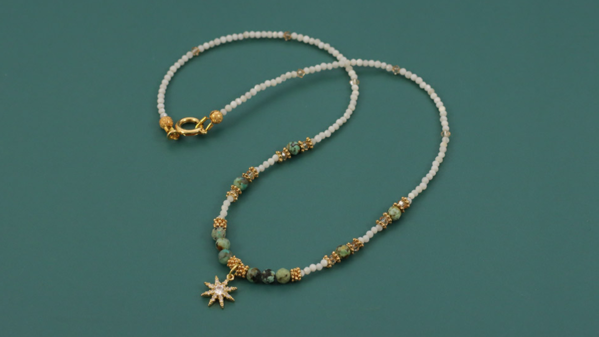 Duo fai da te di collane in madreperla e PureCrystal : Tappa 4 Duo fai da te di collane in madreperla e PureCrystal : Tappa 4