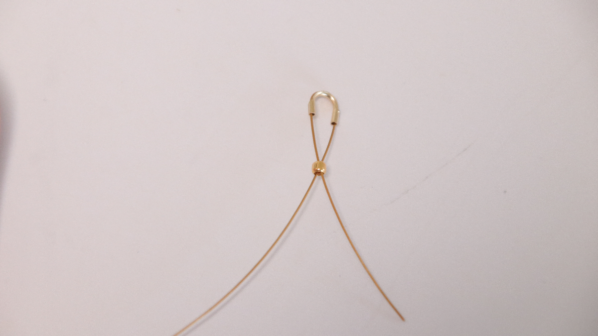 Collana fai da te di olive in madreperla, catene e trottole Preciosa : Tappa 2 Collana fai da te di olive in madreperla, catene e trottole Preciosa : Tappa 2